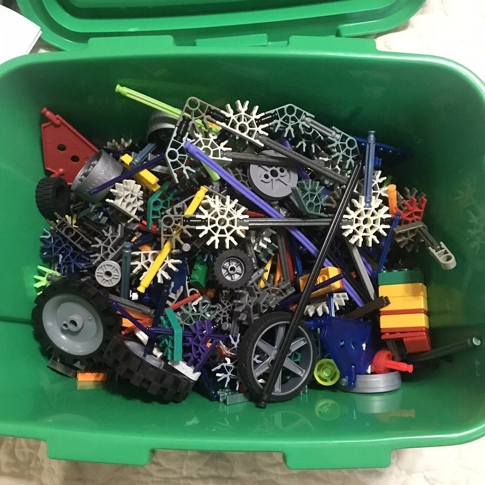 Mixed Lot K'nex Pieces Wheels over 3 lbs with storage Green Tub Manual‎